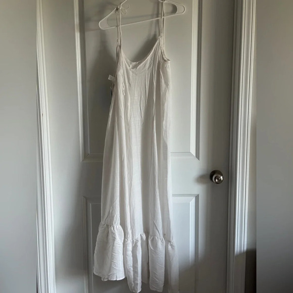 Elegant White Maxi Dress - Picture 8 of 11